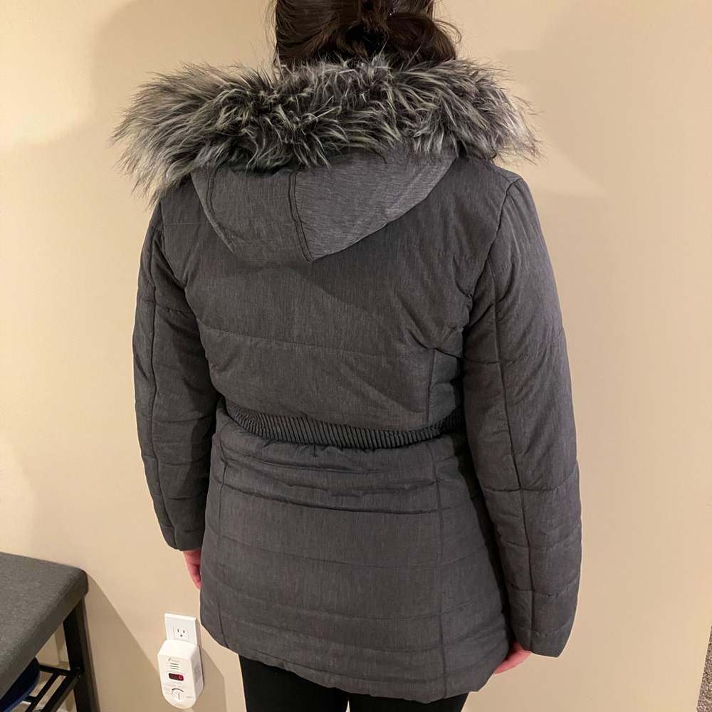 Liz Claiborne Charcoal Puffer Coat with Faux Fur Hood Trim - Picture 4 of 6